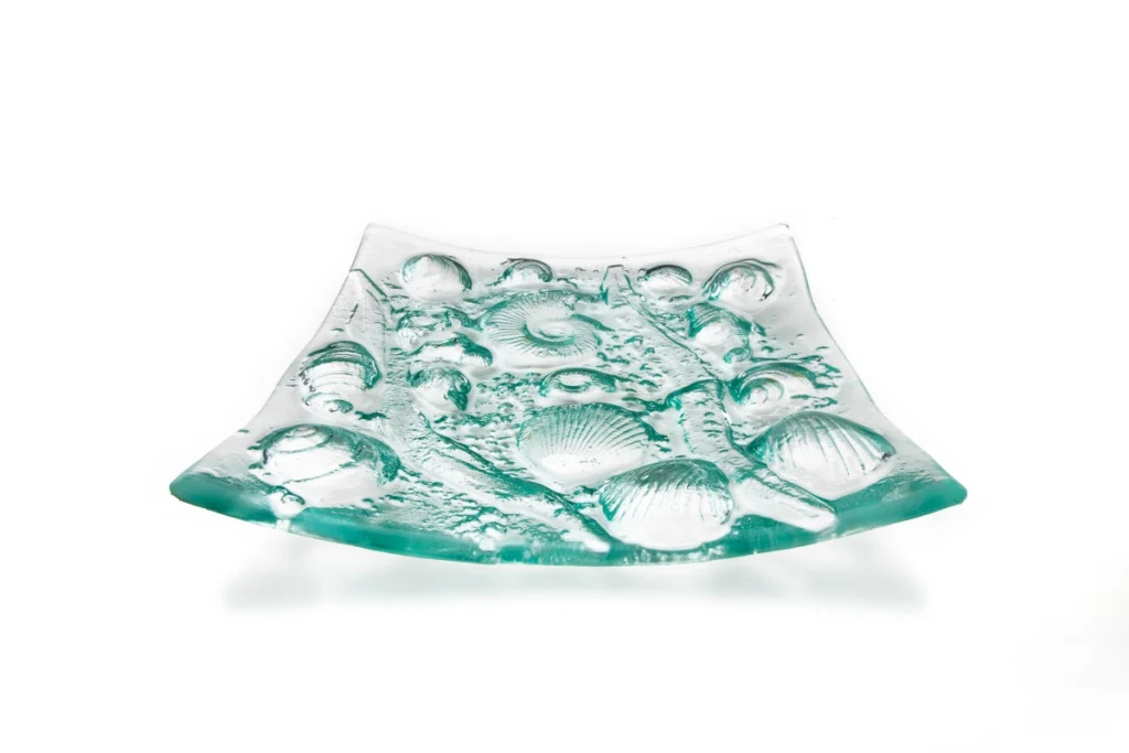 Sea plate with green